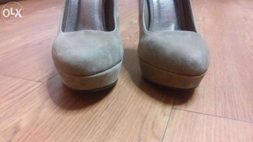 buty damskie na słupku