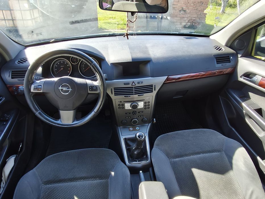 Opel Astra H 1,4 2005 benzyna