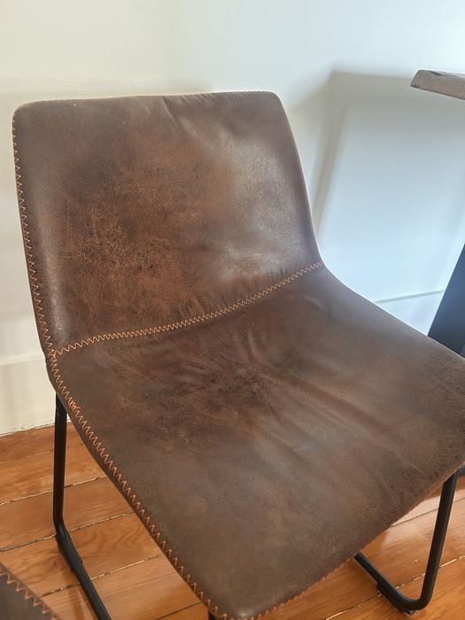 Conjunto mesa + 4 cadeiras