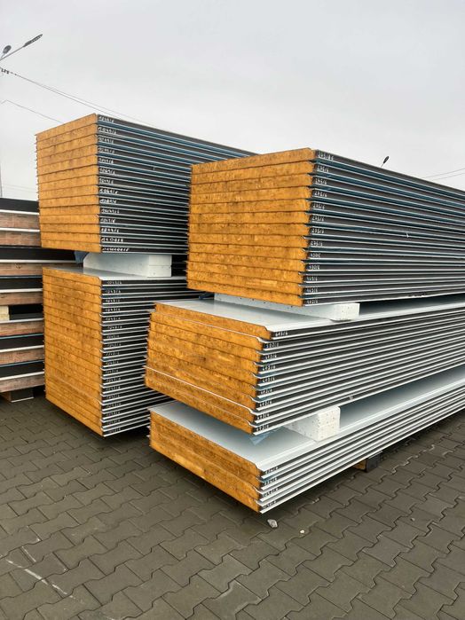 PŁYTA WARSTWOWA pianka Płyty warstwowe ściana dach izolacja garaż hala