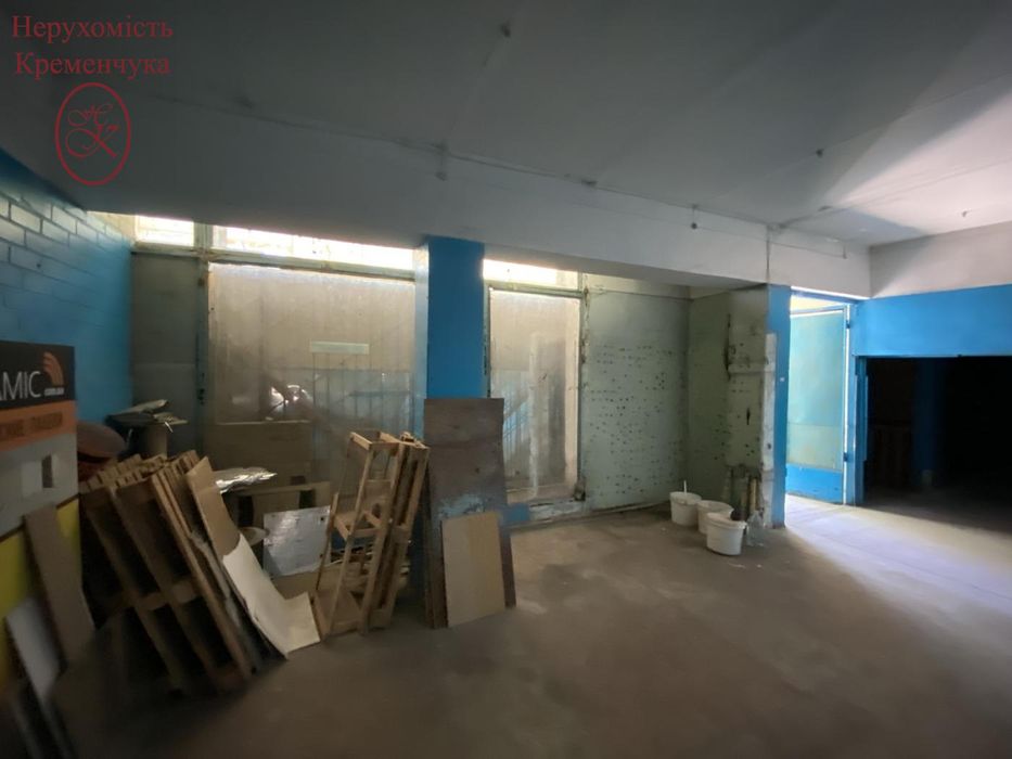 Продам комерційне приміщення на 1 Занасипі 300 м2