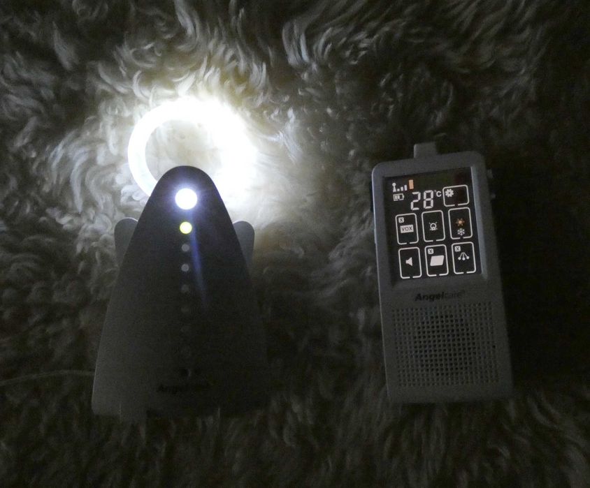 Сенсорная радионяня с датчиком температуры Angelcare AC701