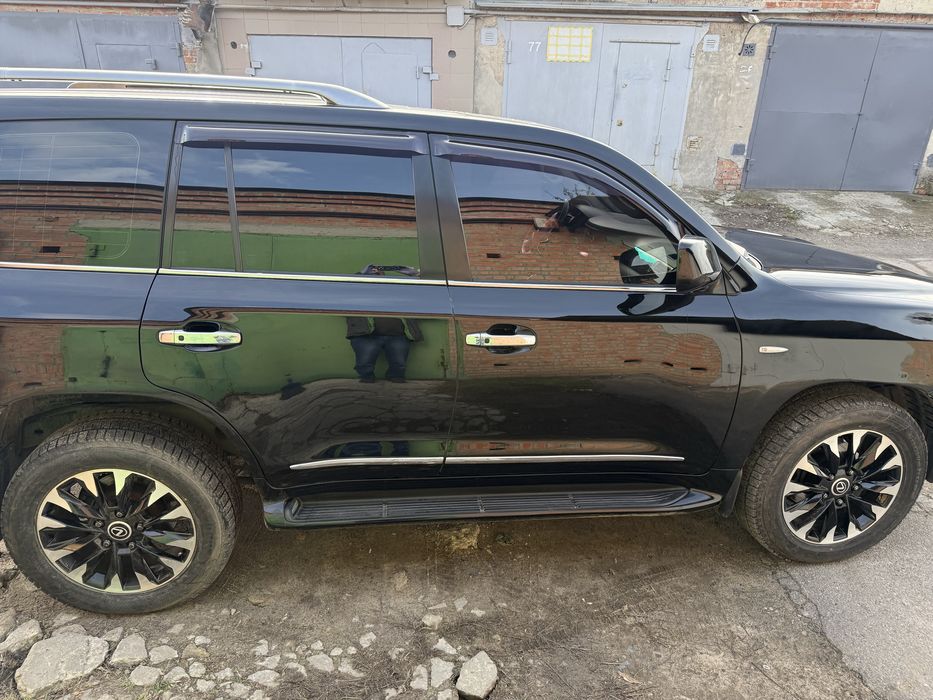 Lexus LX570 2008 года