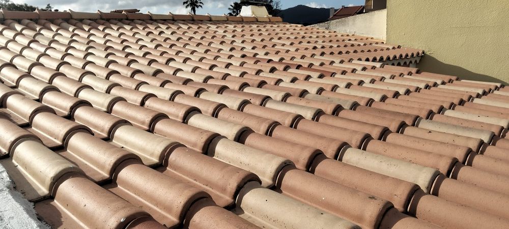 Limpeza de telhados / montagem de telhados / renovação de telhados