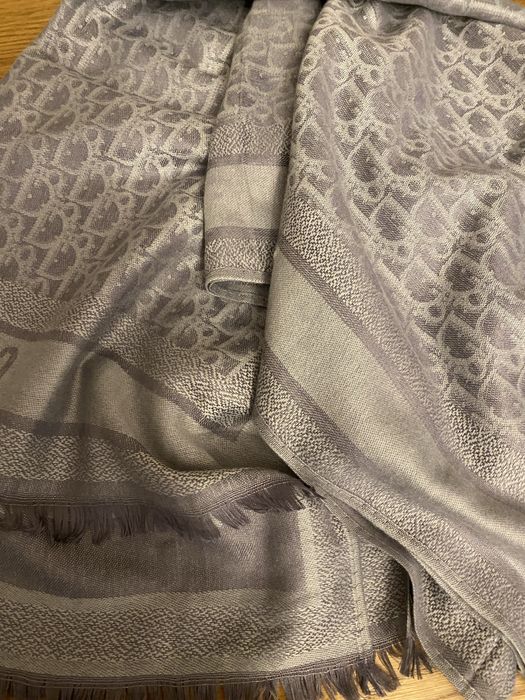 Szal duzy dwustronny dior.  Okazja !