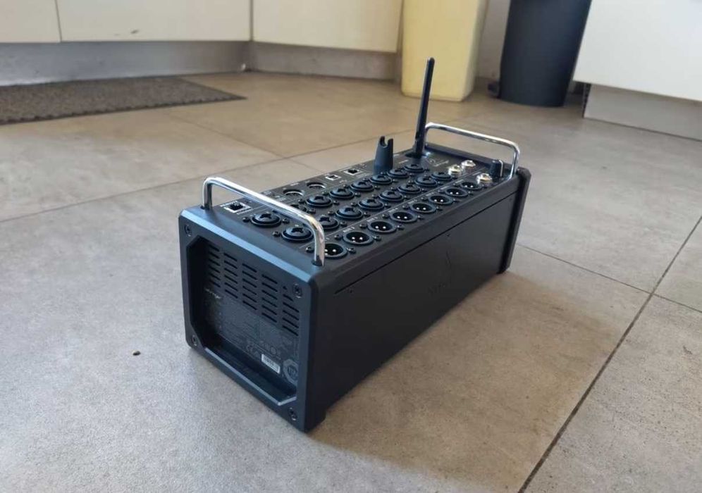 Behringer X-Air XR18