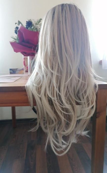 Peruka blond ombre podpalaną długość ok. 55 cm
