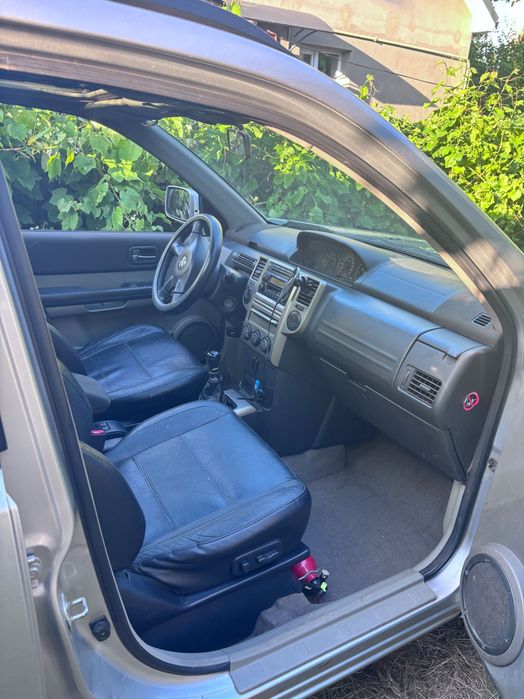 Nissan X-Trail T30 (для військових)