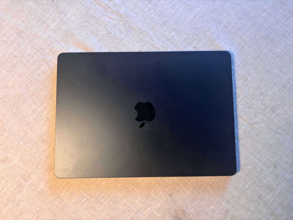 Macbook Air 13-inch, M3, 2024 24 GB