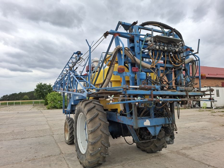 Opryskiwacz samojezdny delvano 24/27 m 2500 l