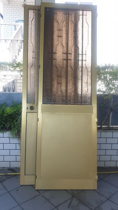 Portas em alumínio, vendo conjunto
