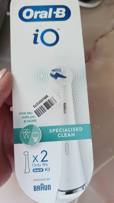 Змінні насадки для електричної щітки Oral B- iO