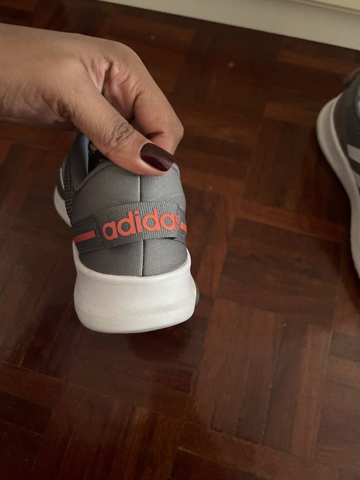 Ténis Adidas unissexo como novos