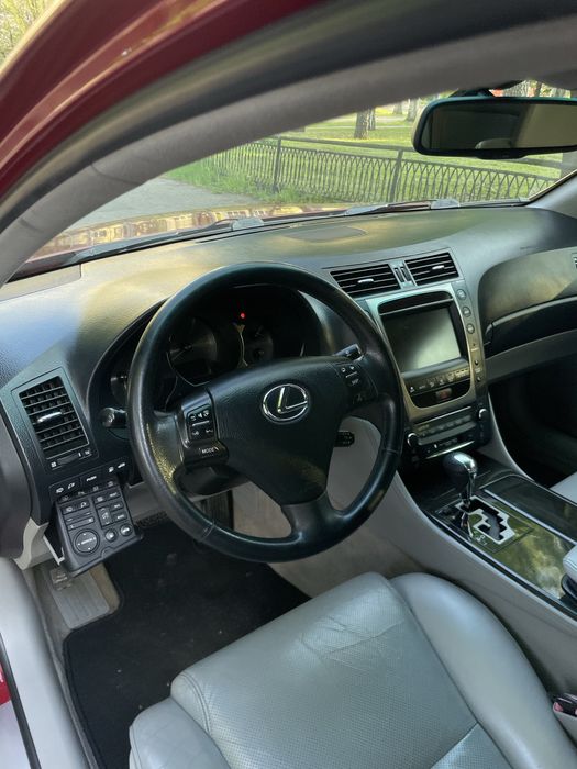 Продам Lexus GS 300