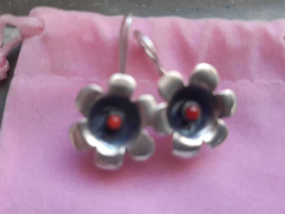 Brincos em prata contrastada, com pedra semipreciosa, NOVOS