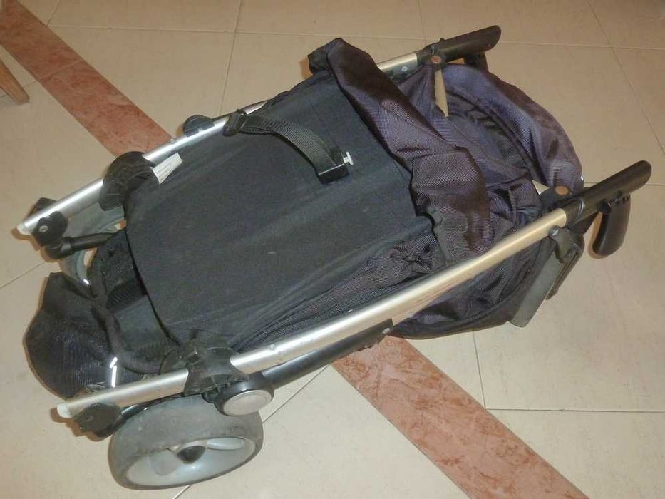 Carrinho de passeio com encosto regulável