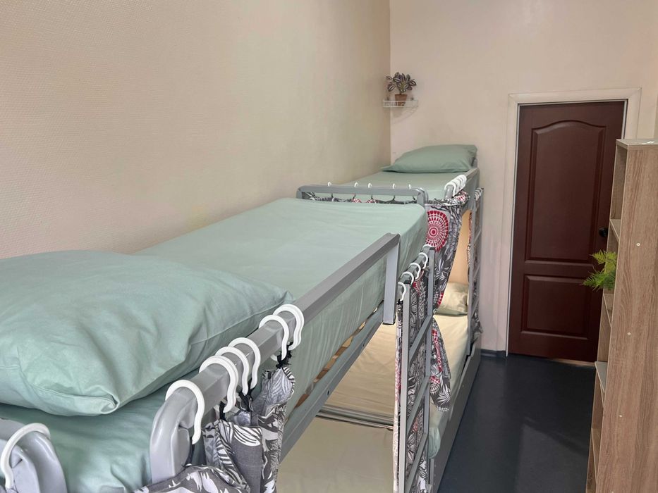 Аренда койко-места в 4х местной комнате, м.Лукьяновка, ТЕПЛО и СВЕТ!