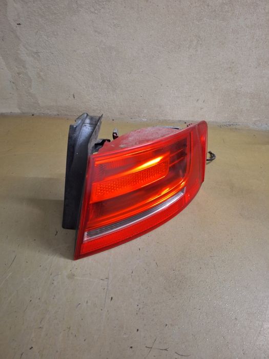 Lampa tylna prawa  udi a4 b8 sedan