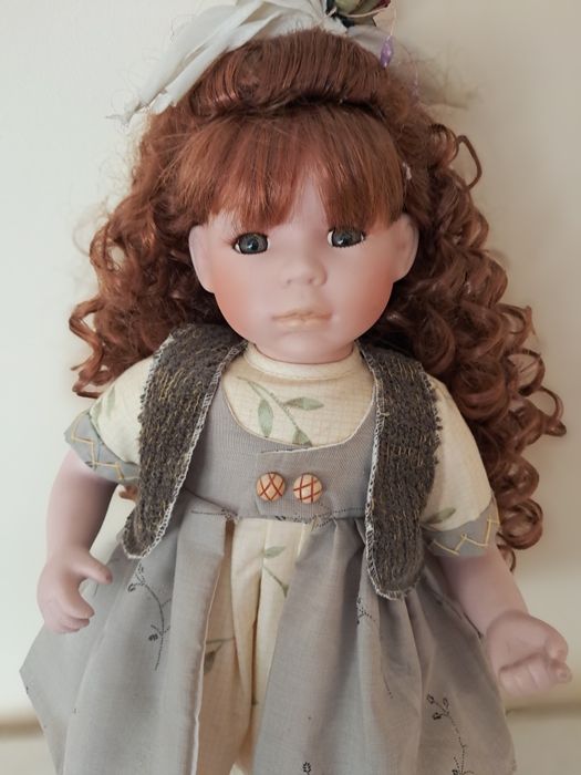 Lalka kolekcjonerska