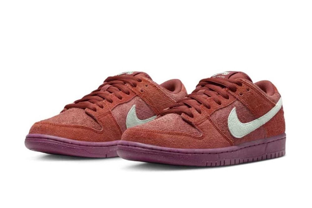 Nike SB DUNK Low Mystic Red and Rosewood | DV5429–601