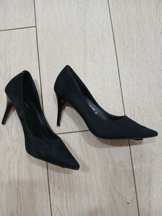Туфлі жіночі чорні класичні р 35-36
