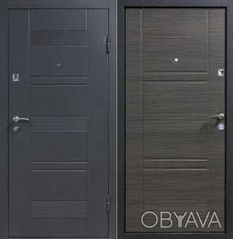 Нові металеві двері.