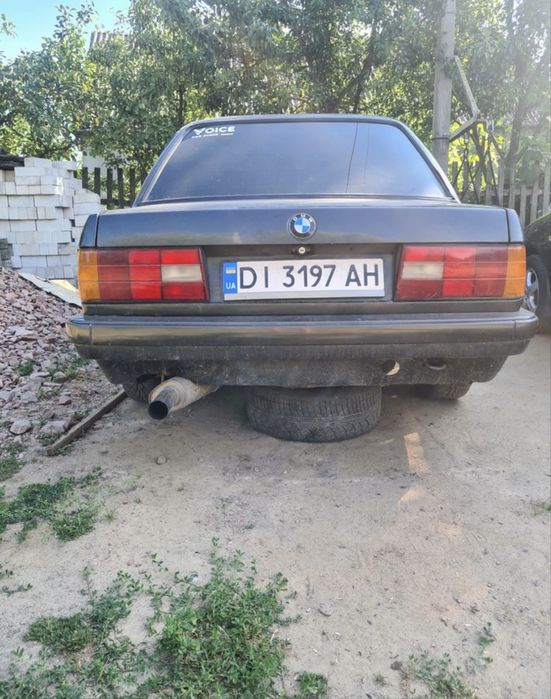 Продам BMW e30 на ходу, срочно