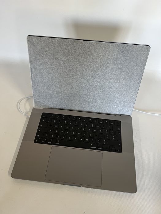 Apple MacBook Pro 16” 32GB RAM 1 TB Dysk
