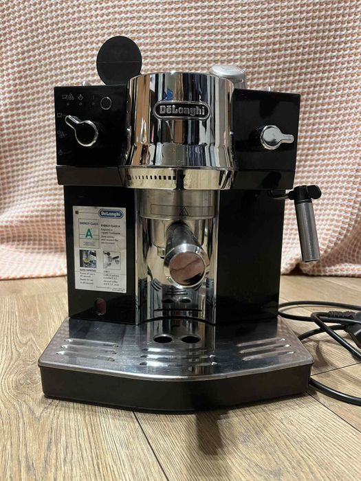 Ekspres kolbowy ciśnieniowy De'longhi