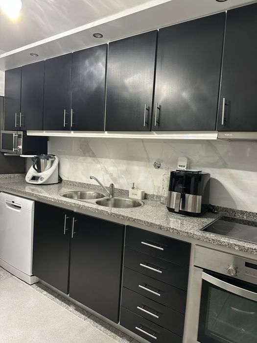 Moveis de cozinha com pedra e banca