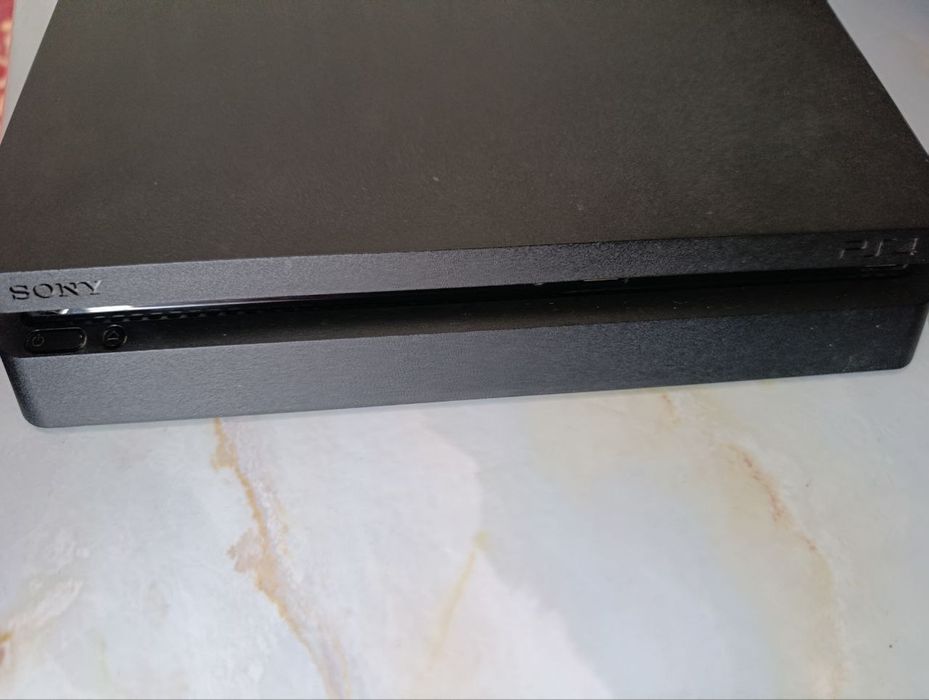 В продаже Sony PlayStation 4 на 1Тб памяти