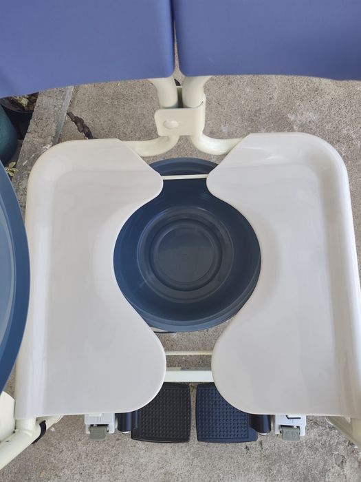 Cadeira de rodas higiénica
