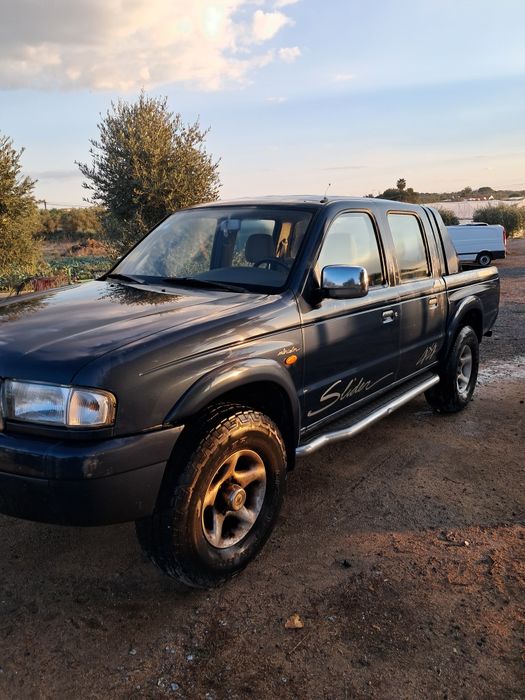 Mazda B 2500