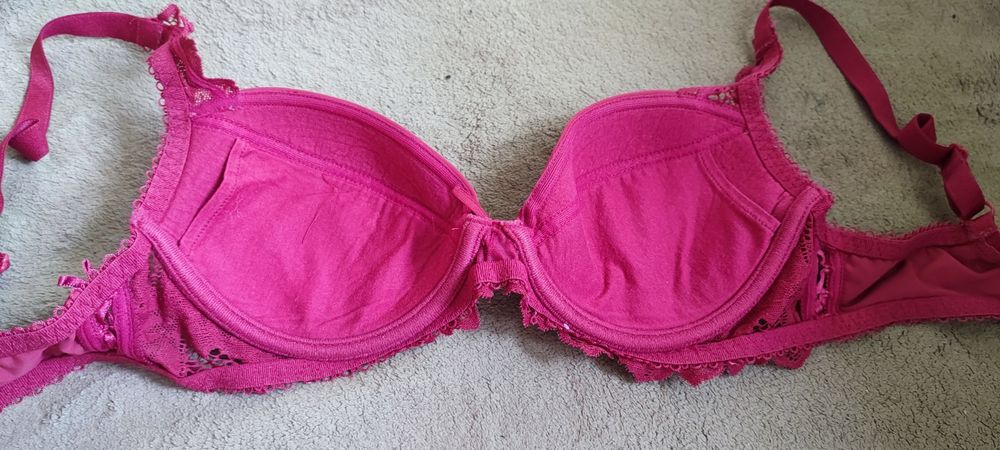 Biustonosz różowy 75B