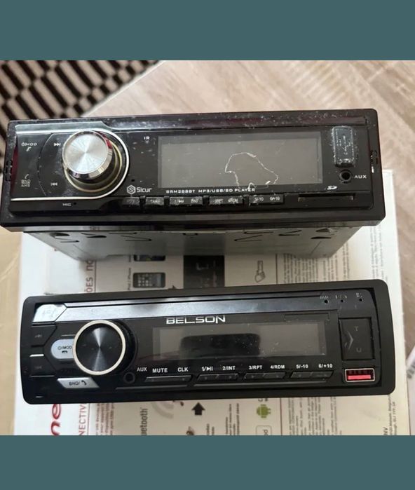Auto rádio em bom estado