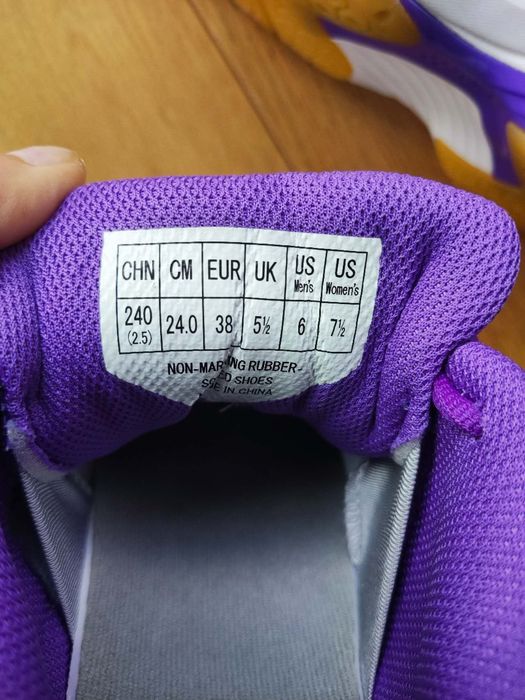 Damskie buty do badmintona yonex