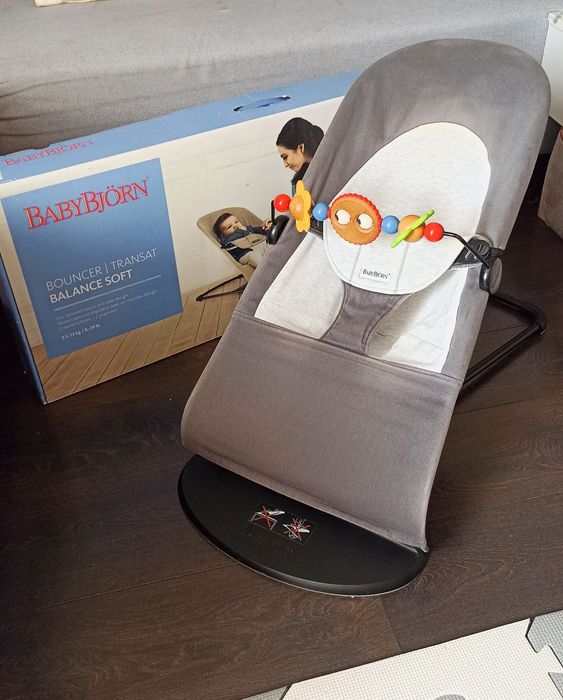 Bujaczek BabyBjörn z zabawką