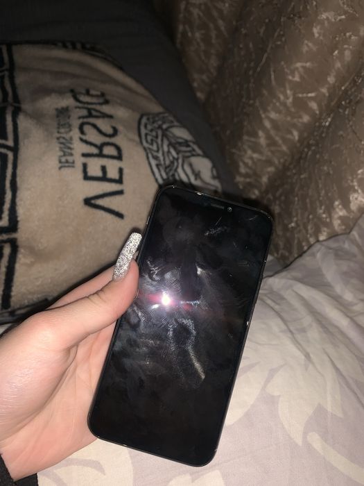 Продаю айфон 11 про ,терміново