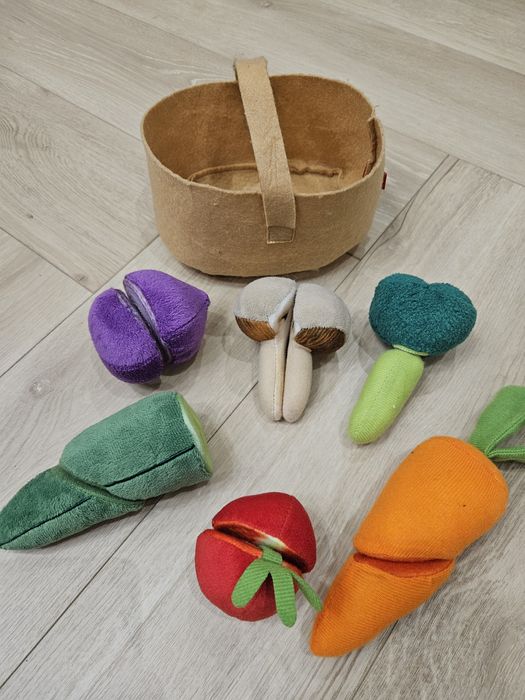 Kosz pluszowych owocow playtive