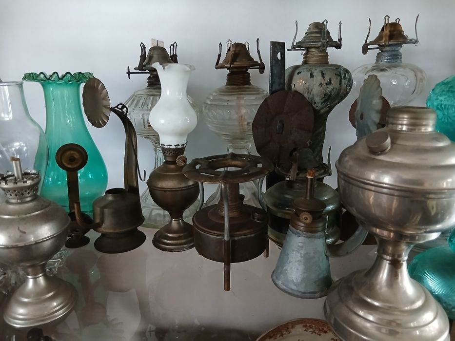 Candeeiros a petróleo antigos