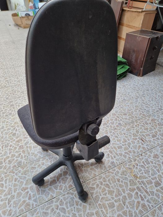Cadeira de escritório.