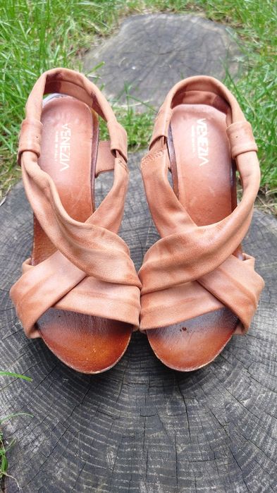 Venezia brązowe skórzane sandały sandałki drewniaki platformy.