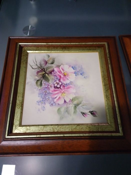 2 quadros com moldura pintados à mão