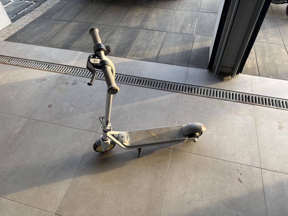 Hulajnoga Elektryczna Segway Ninebot eKickScooter ZING C10