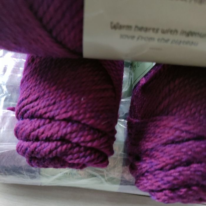 Włóczka przędza wełna jaka /yak wool/ 90% pakiet 800 g = 0,8 kg