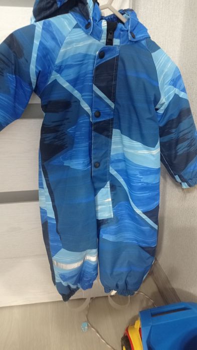 Зимовий комбінезон Reima, зимова шапочка з натуральним пампоном