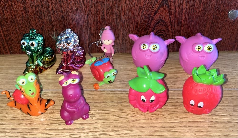 Равлик Боб, іграшки з різних колекцій