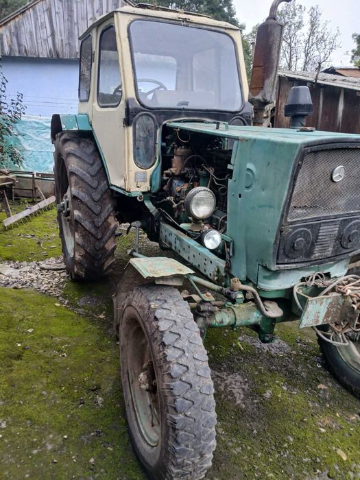 Продам трактор юмз-6. Окремо можна купити плуги,прицеп та роторну косу