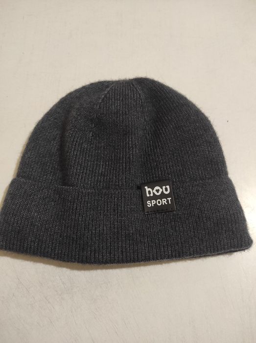 Чоловіча зимова шапка