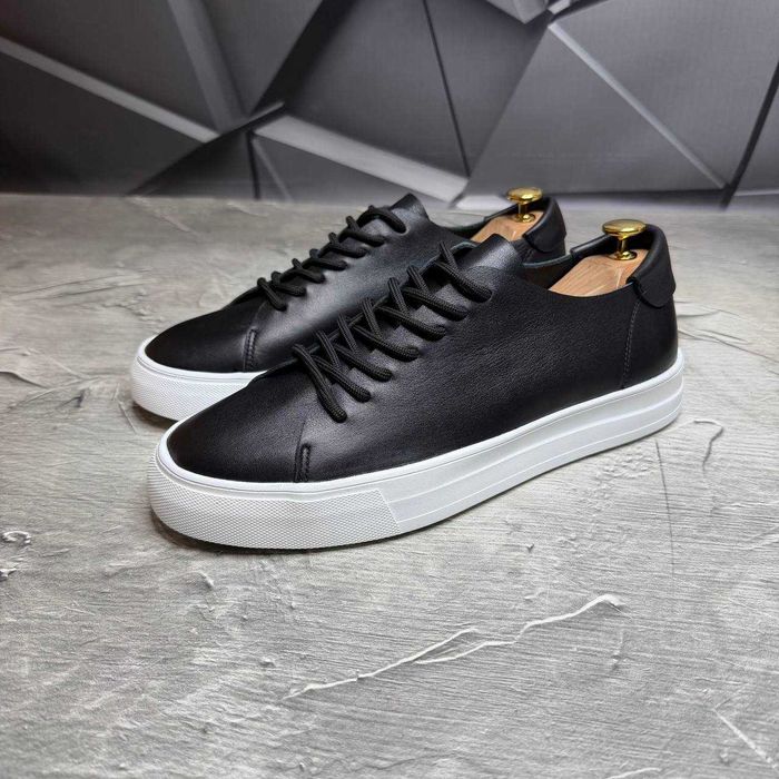 Чоловічі шкіряні кеди чорні із білим / Взуття нове стильне